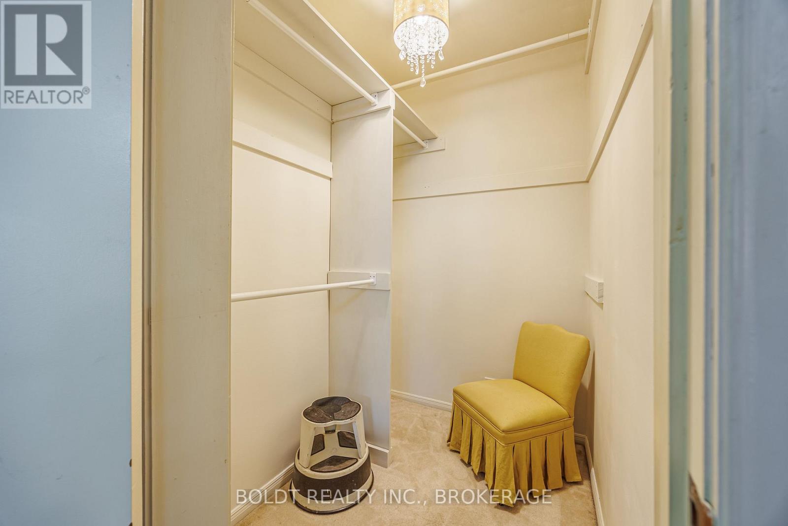 7 MAYHOLME COURT - 25