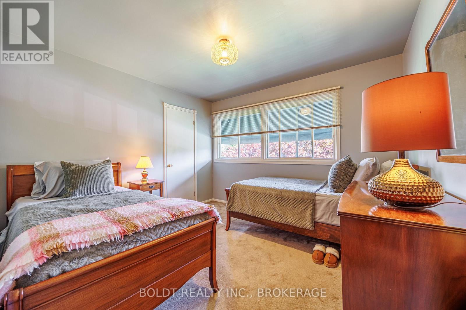 7 MAYHOLME COURT - 26