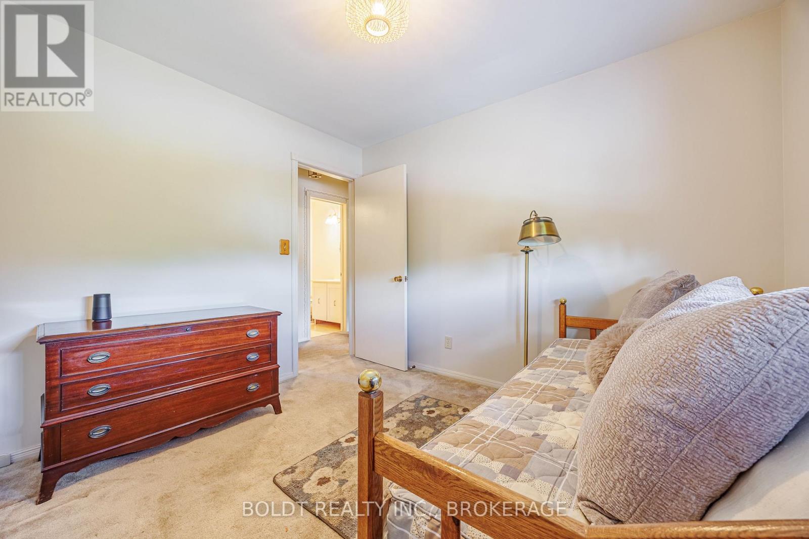 7 MAYHOLME COURT - 28