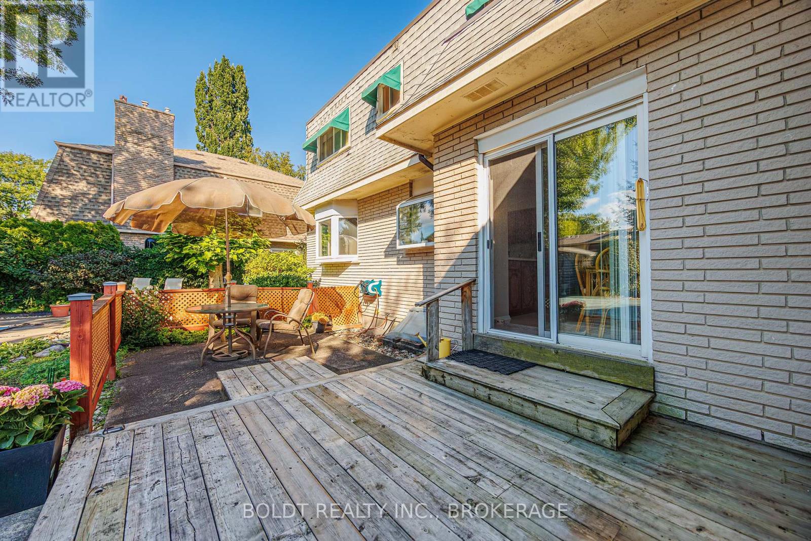7 MAYHOLME COURT - 37