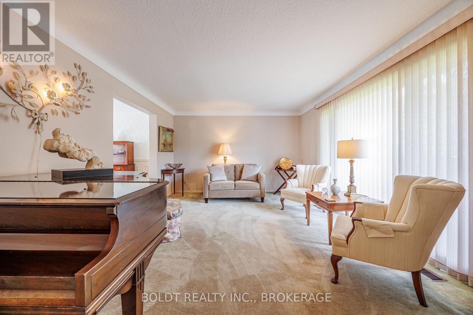 7 MAYHOLME COURT - 5