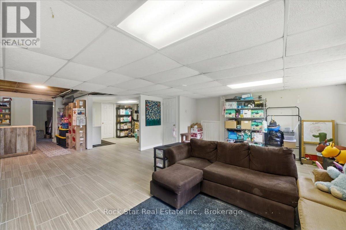 9487 MAAS PARK DRIVE - Image 40