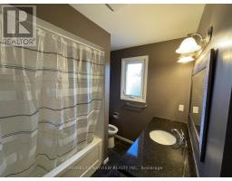 128 Heathwood Heights Drive, Aurora, ON L4G4W1 Photo 16