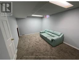128 Heathwood Heights Drive, Aurora, ON L4G4W1 Photo 12