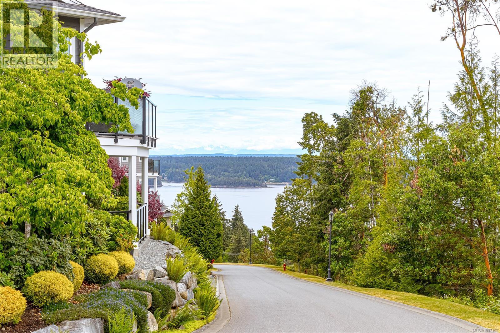 #16 626 Farrell Rd - 55