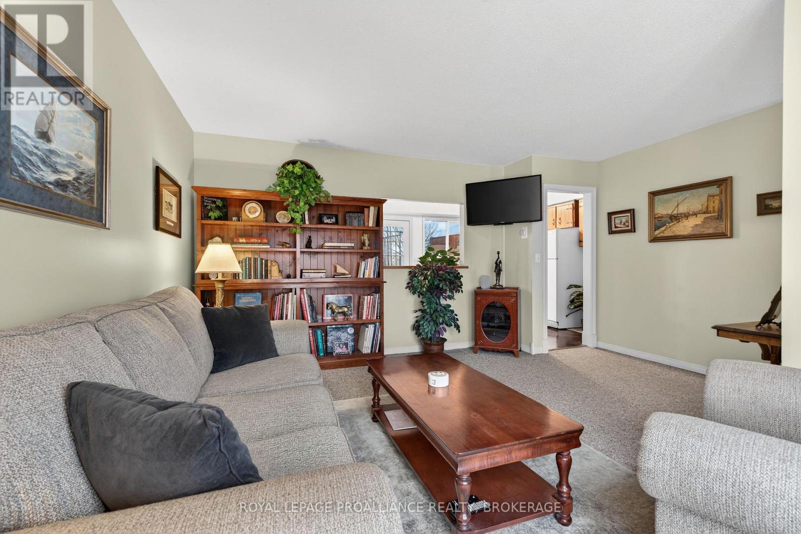 759 SOMERSET CRESCENT - 7