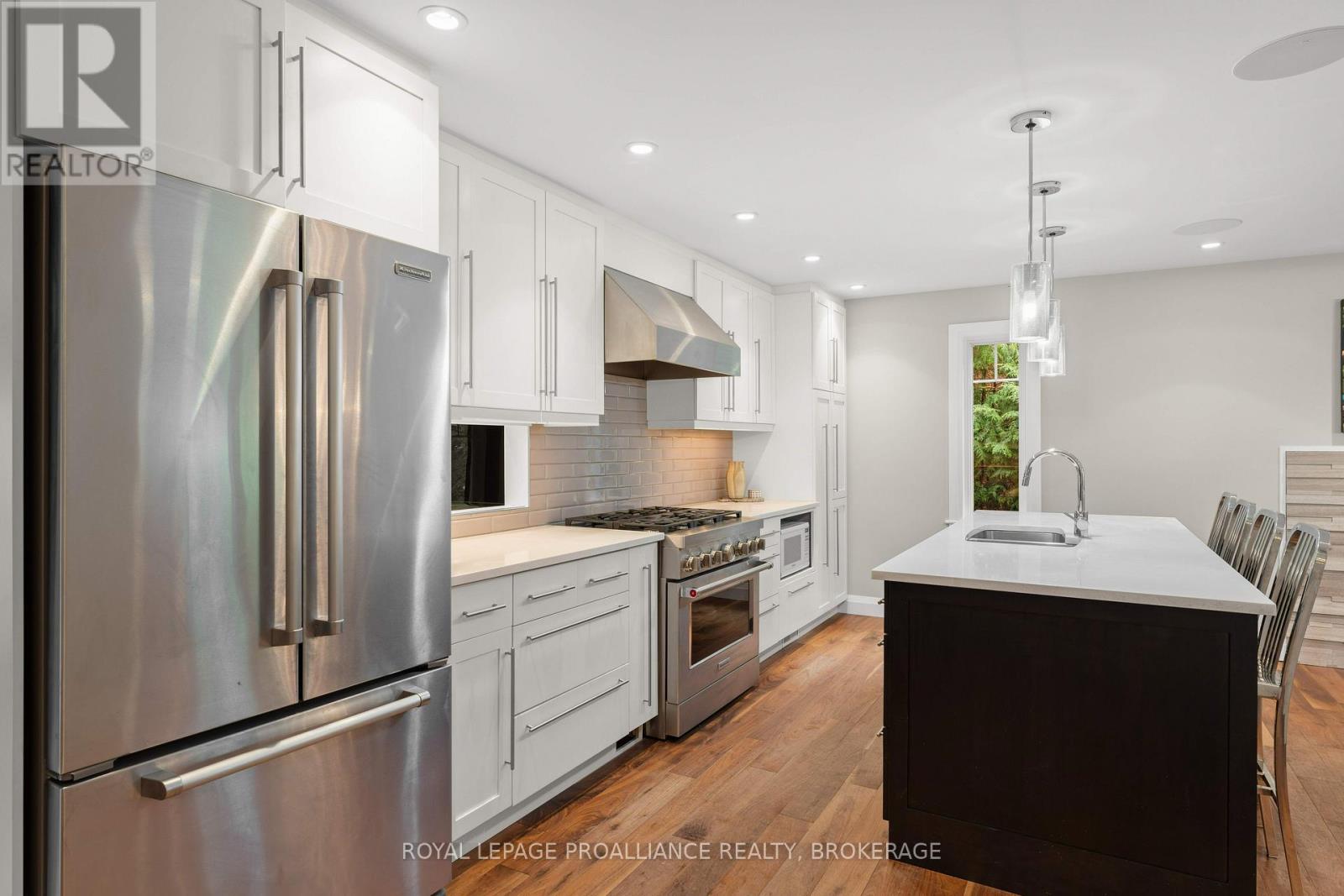 29 HILLCROFT DRIVE - 10