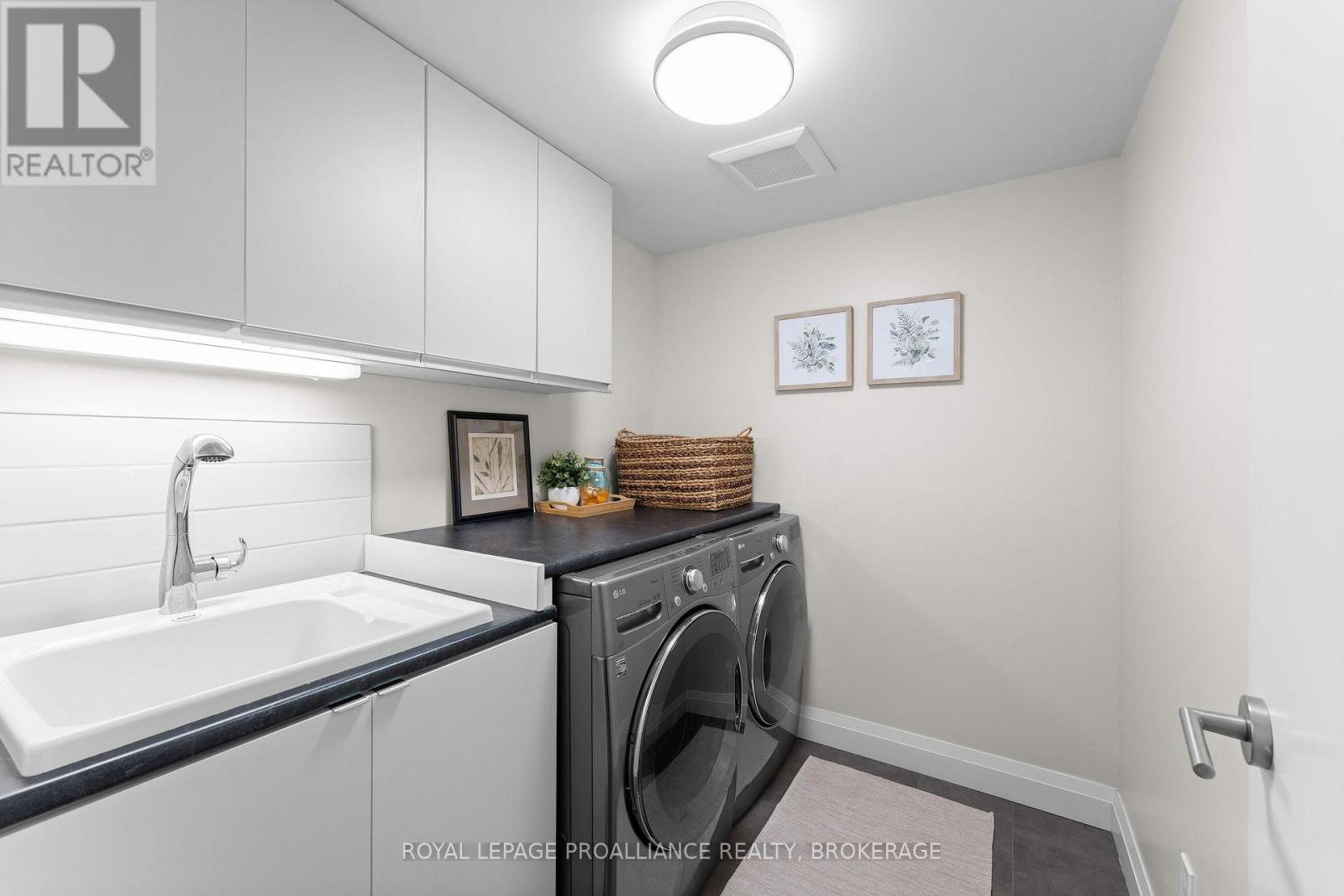 29 HILLCROFT DRIVE - 31