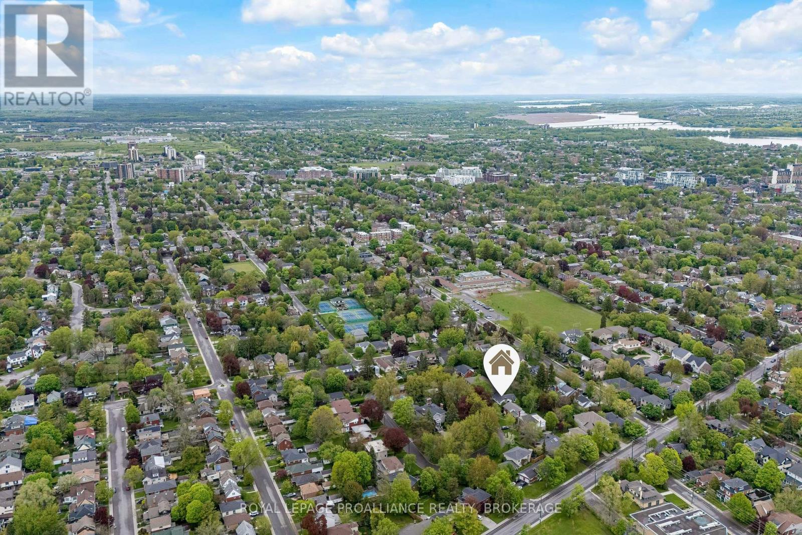 29 HILLCROFT DRIVE - 42