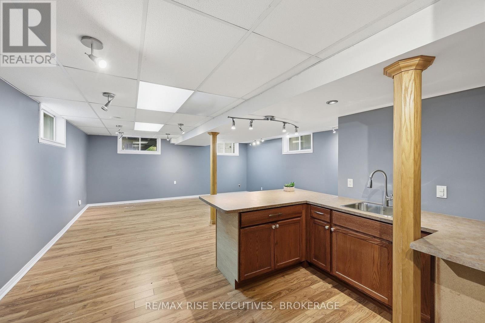 926 BLUFFWOOD AVENUE - 20