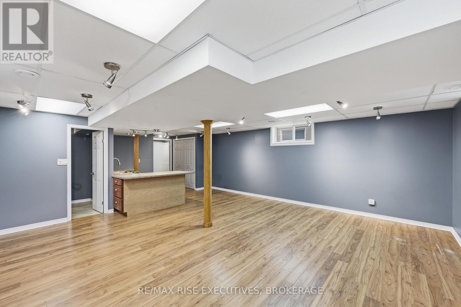 926 BLUFFWOOD AVENUE - 24