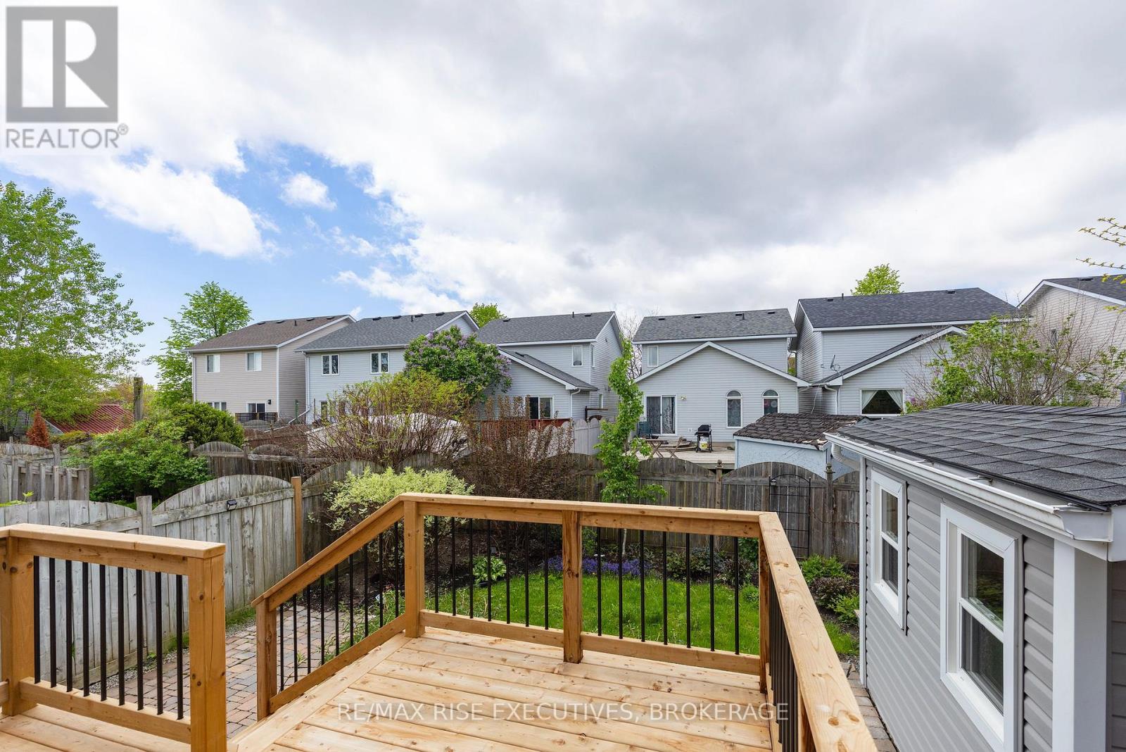926 BLUFFWOOD AVENUE - 27