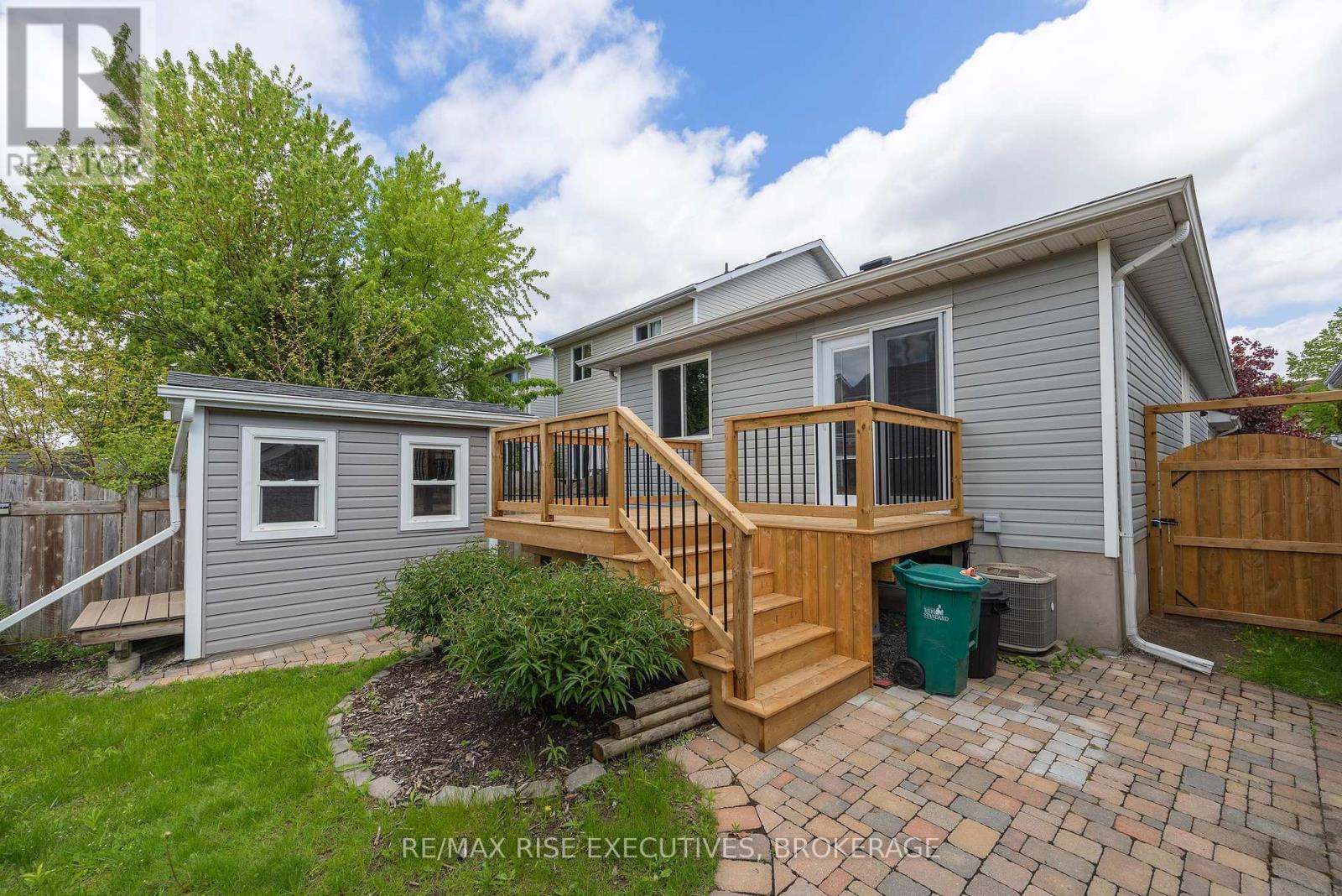 926 BLUFFWOOD AVENUE - 29