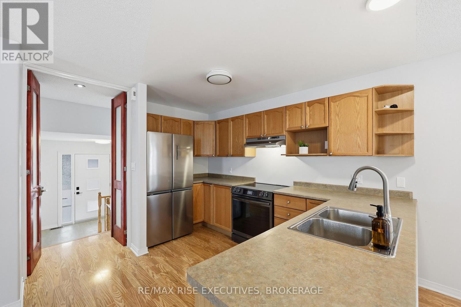 926 BLUFFWOOD AVENUE - 6