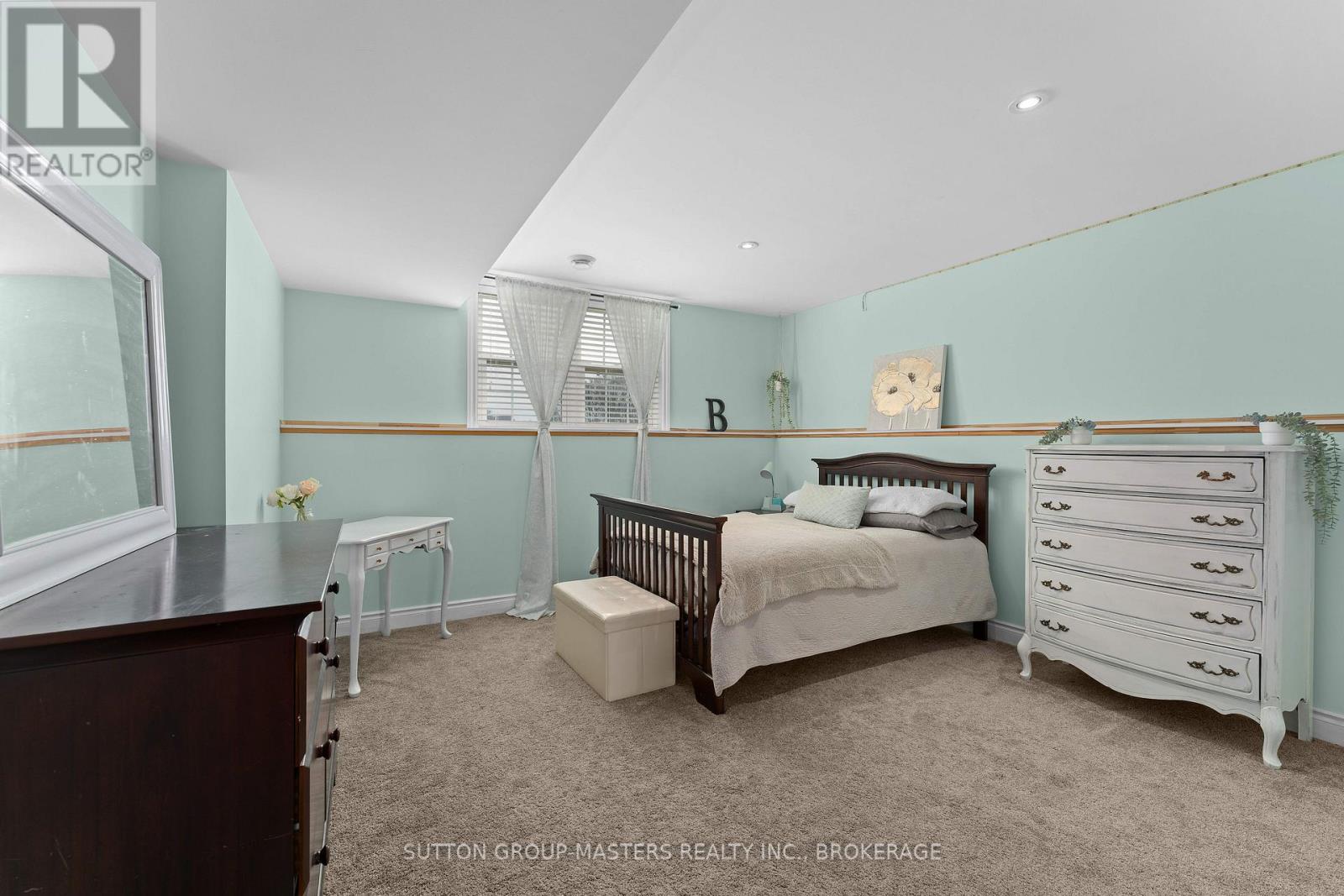 11 DAWSON DRIVE - 29