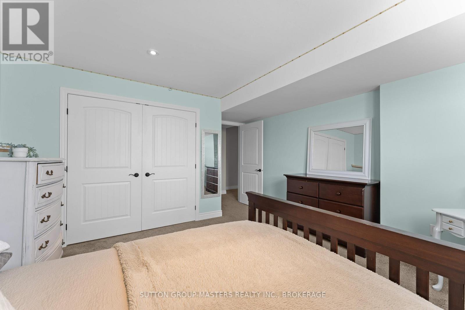 11 DAWSON DRIVE - 30