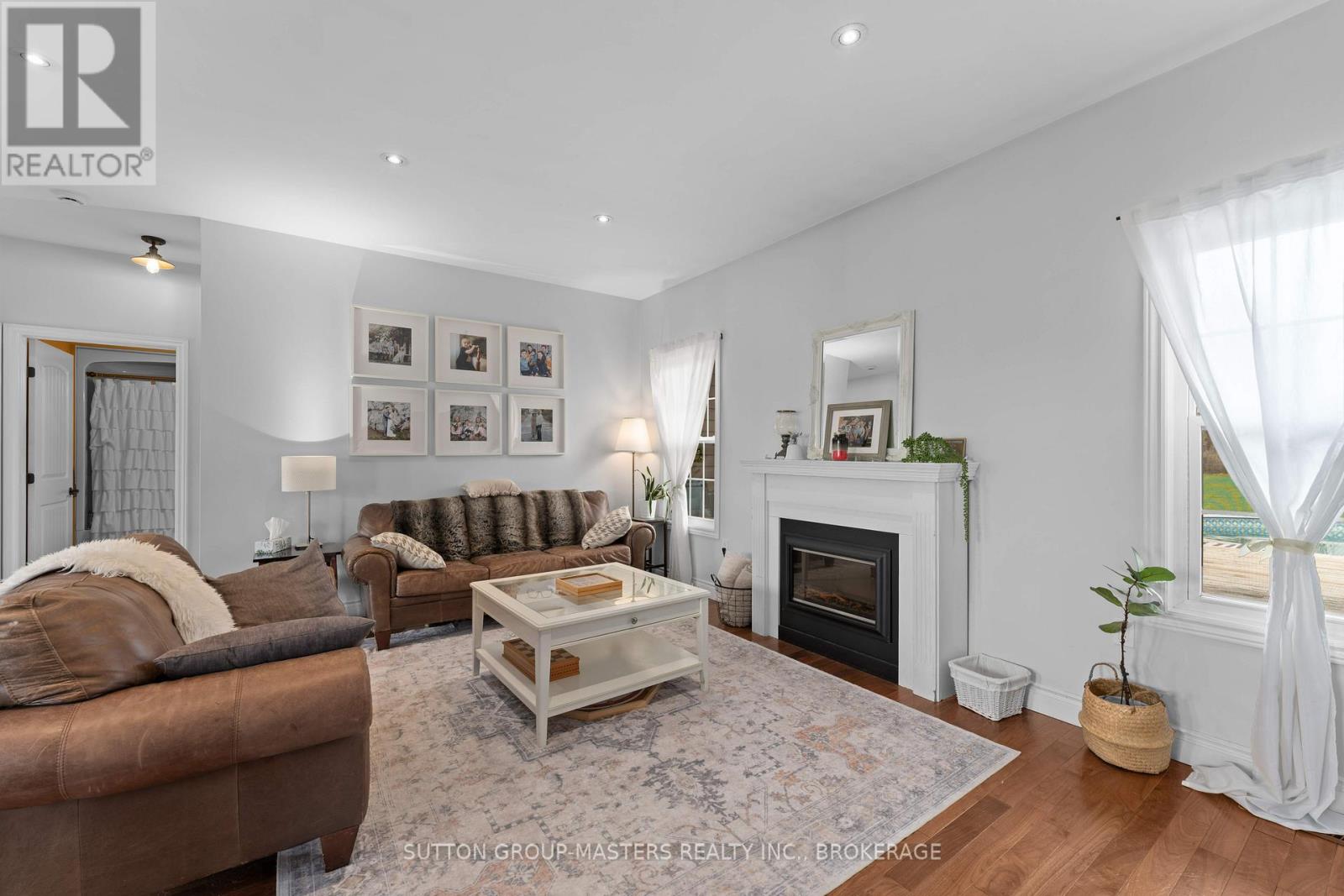 11 DAWSON DRIVE - 6