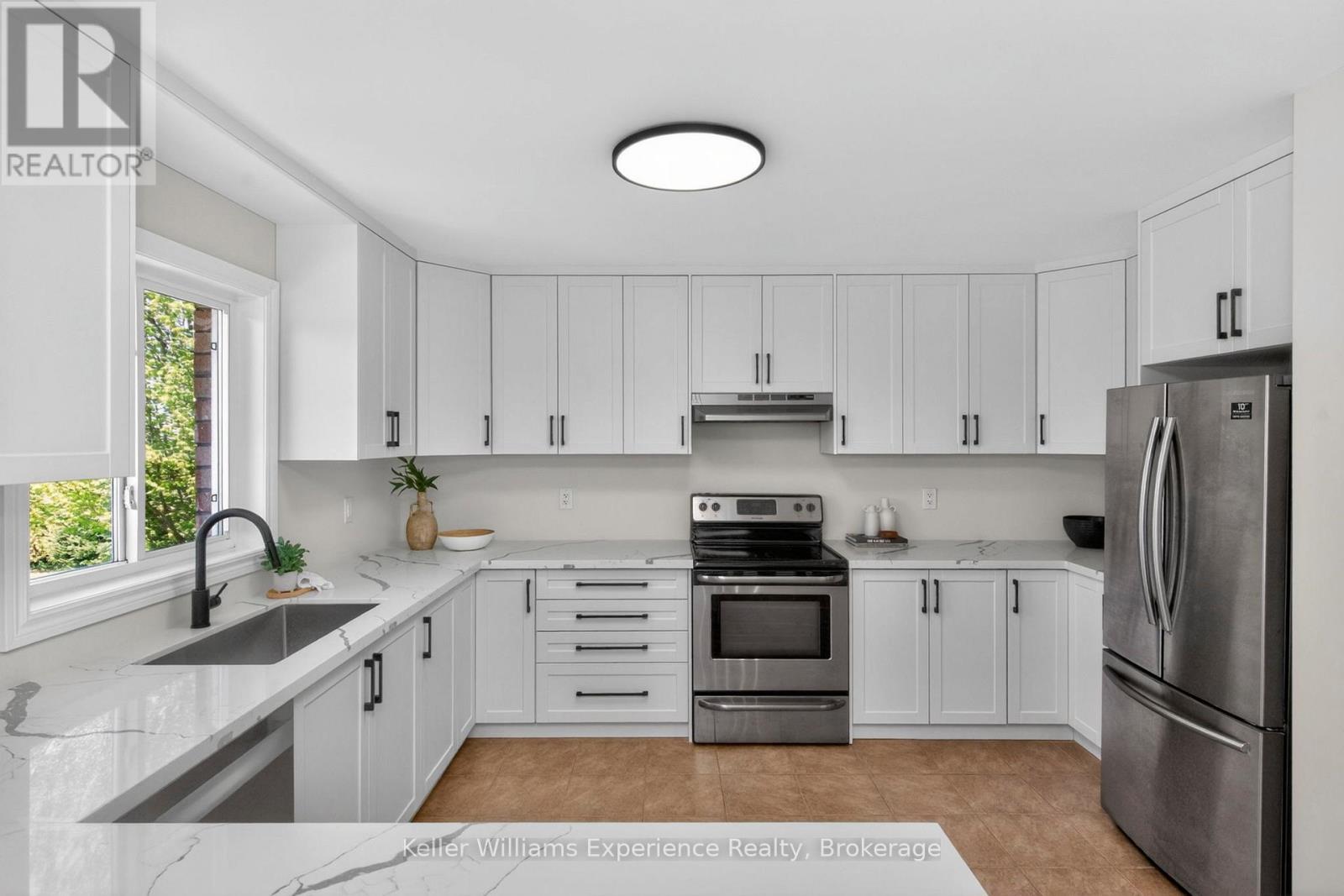 26 LYNN STREET - 10