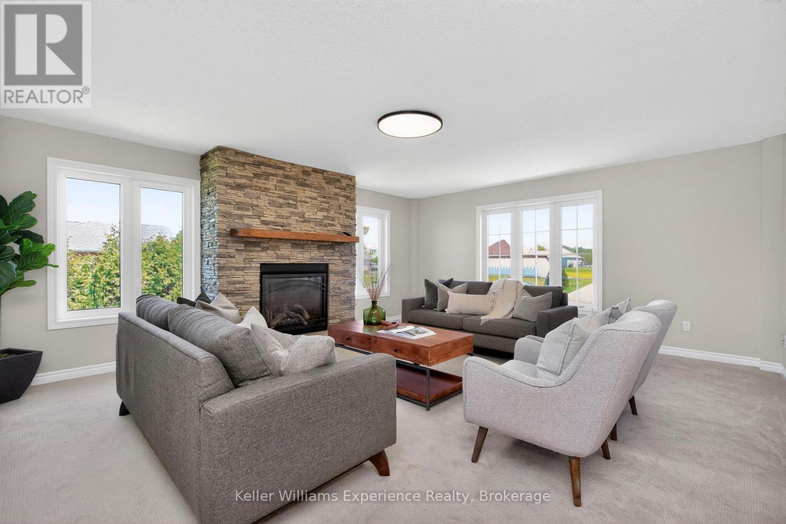 26 LYNN STREET - 18
