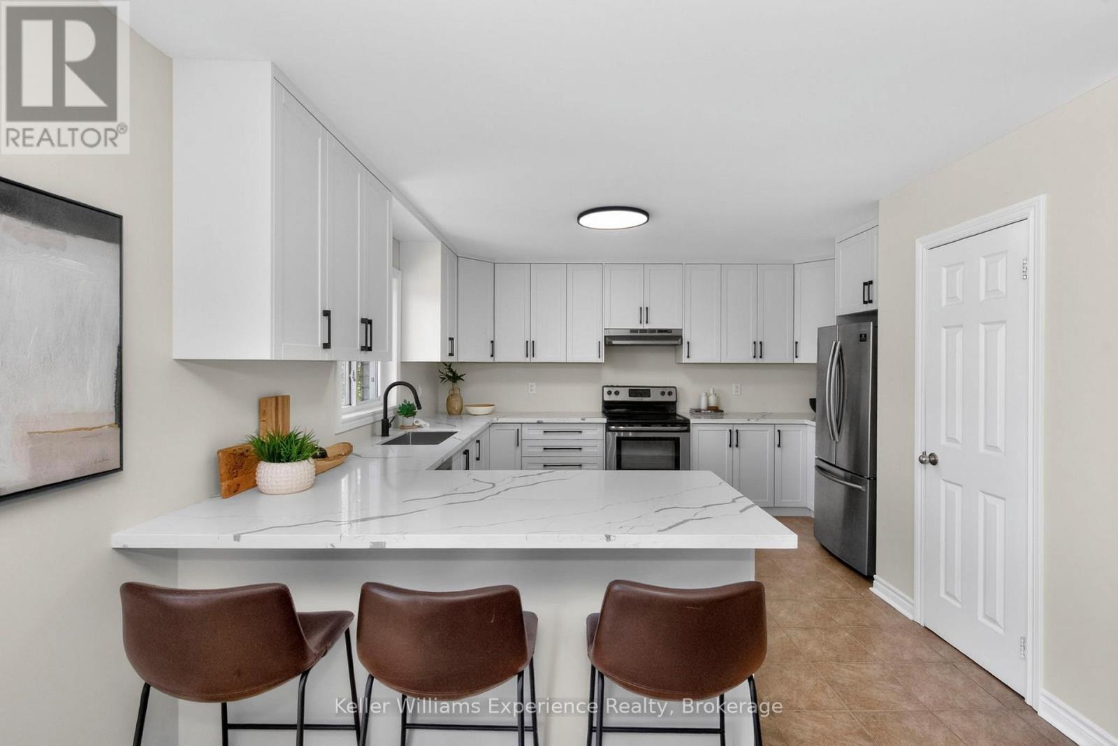 26 LYNN STREET - 9