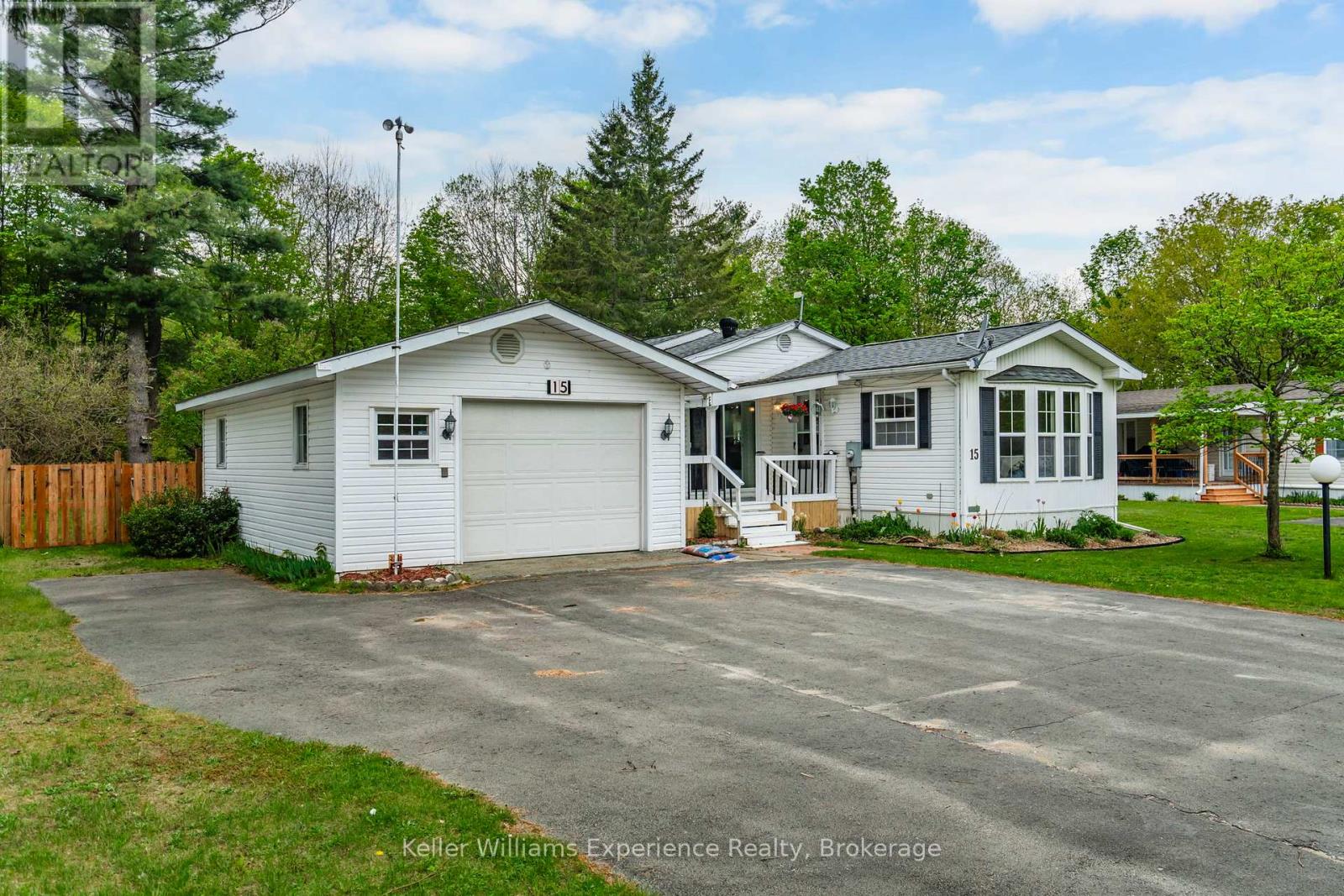#15 5411 ELLIOTT SIDE ROAD - 1