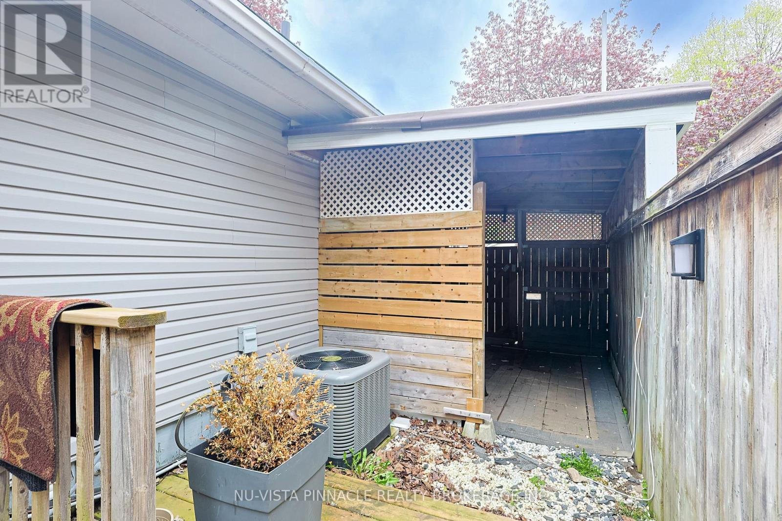 46 MONMORE ROAD - 28