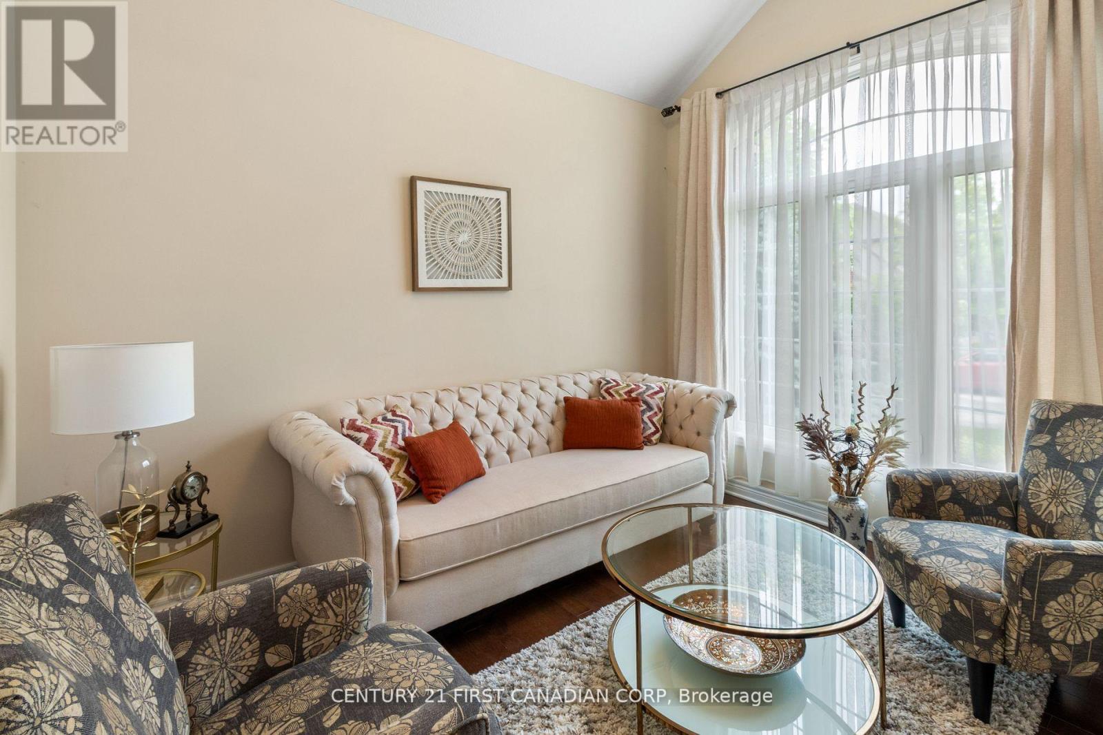 #10 515 SKYLINE AVENUE - 11