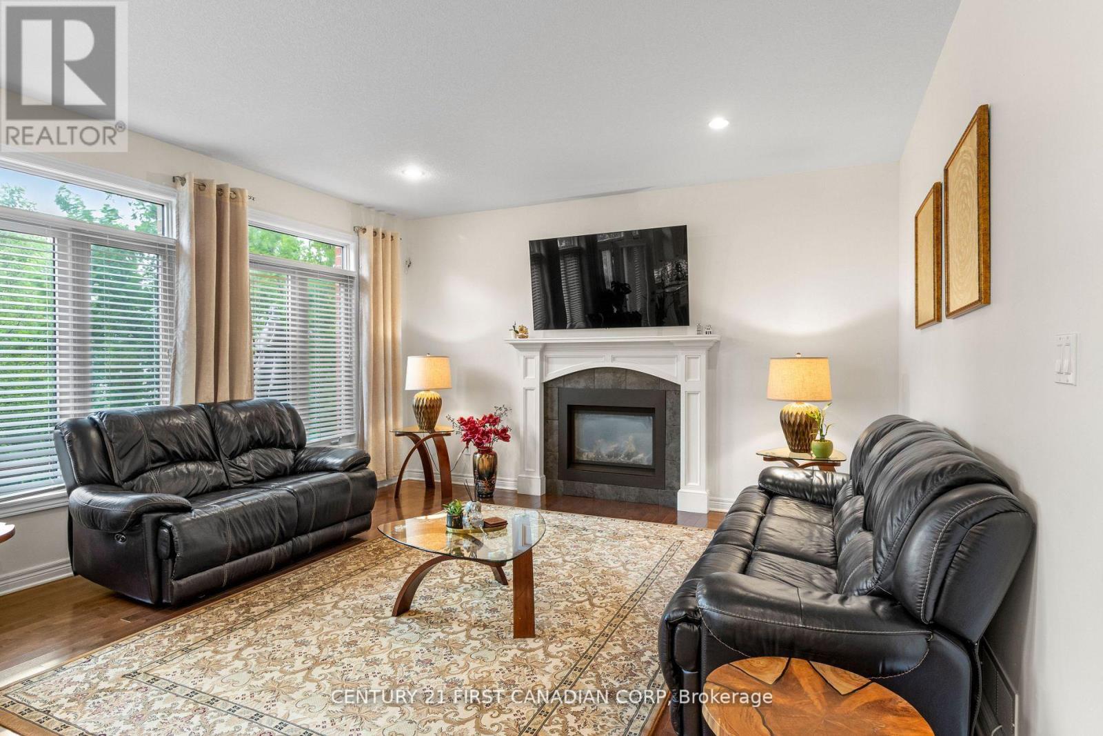 #10 515 SKYLINE AVENUE - 14