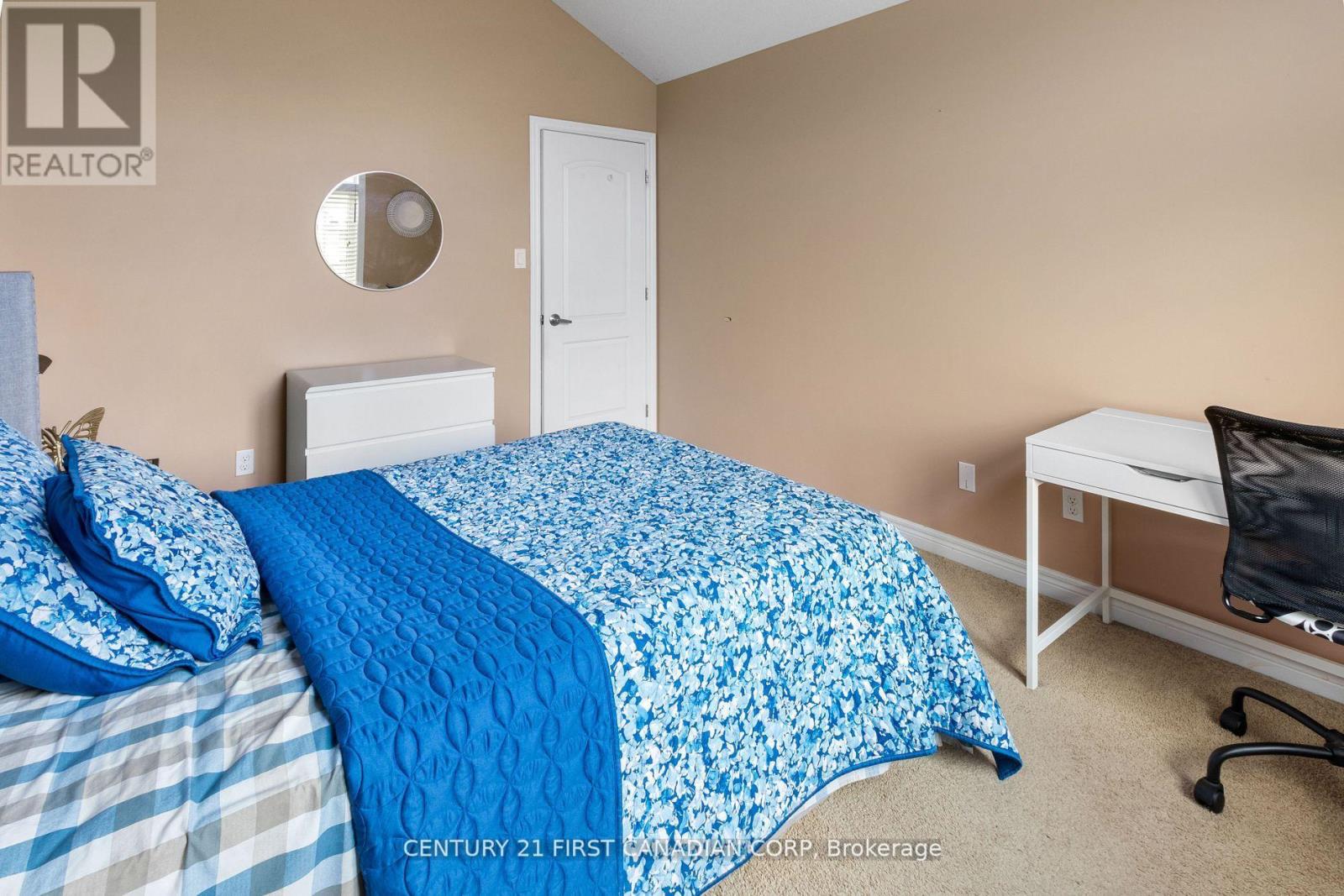 #10 515 SKYLINE AVENUE - 37