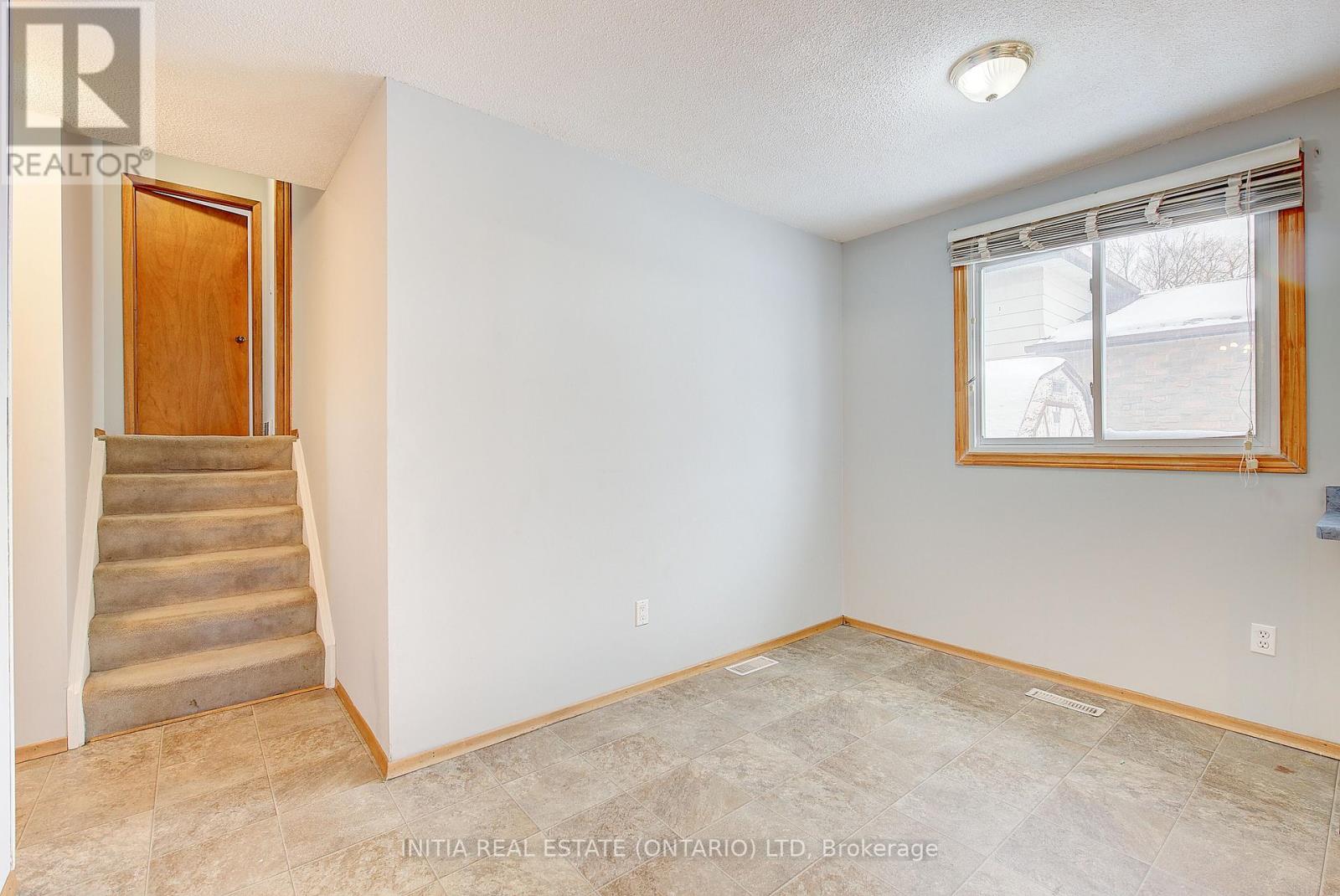 78 LYSANDA COURT - 20