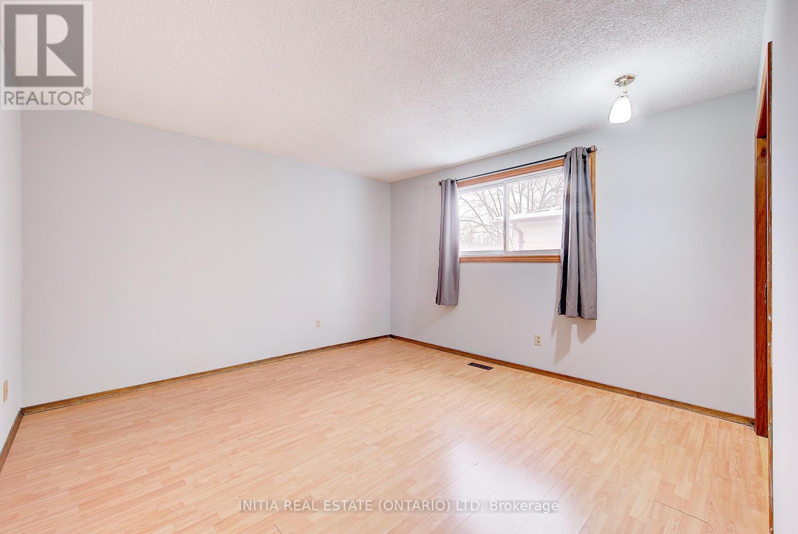 78 LYSANDA COURT - 25