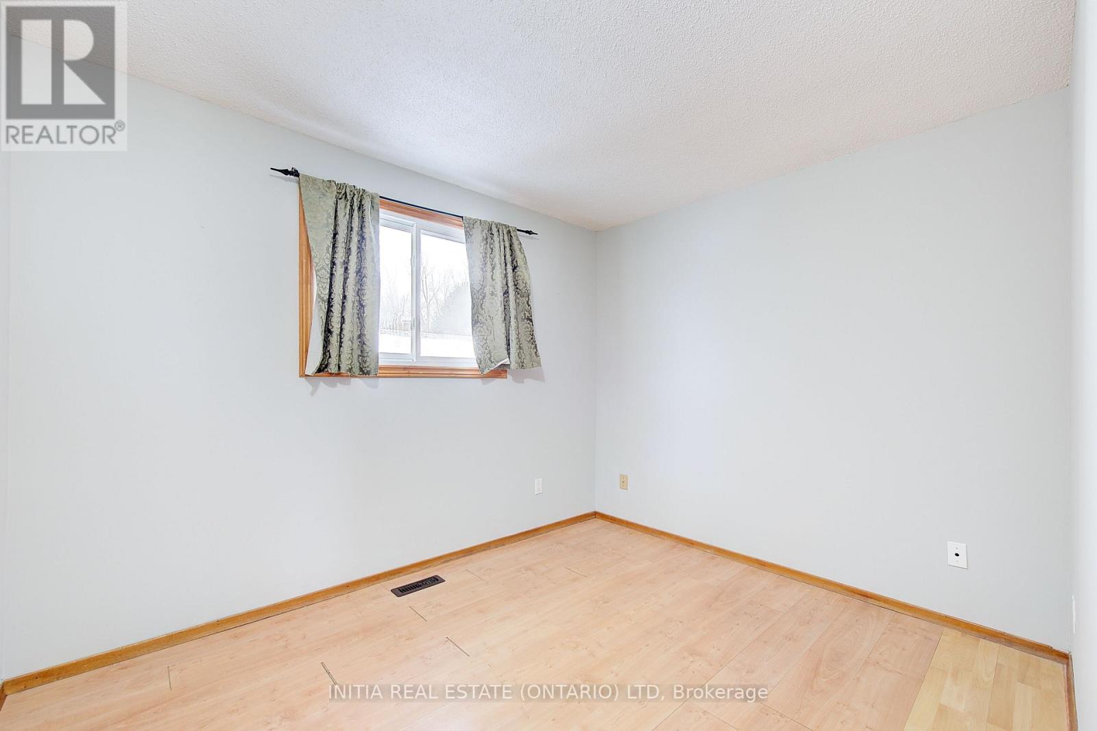 78 LYSANDA COURT - 27