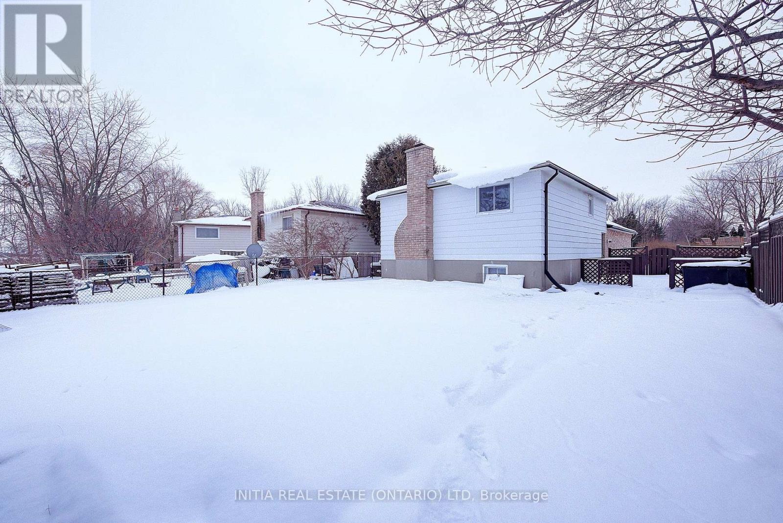 78 LYSANDA COURT - 43
