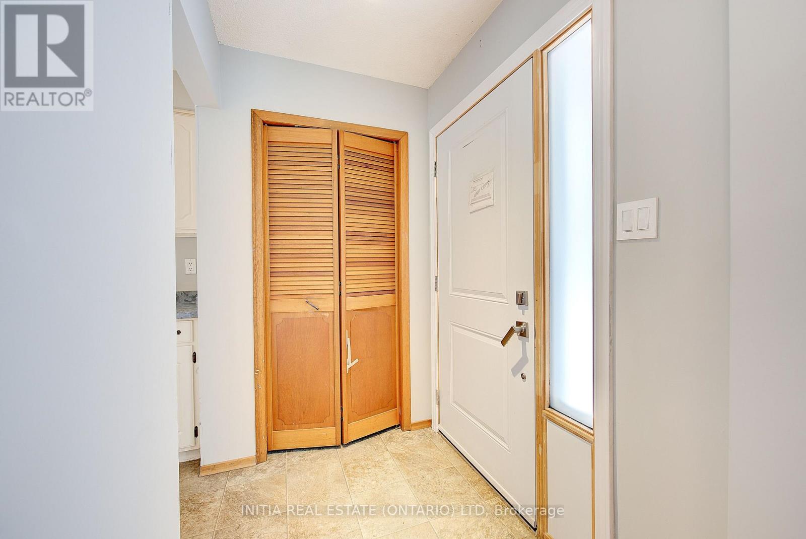 78 LYSANDA COURT - 6