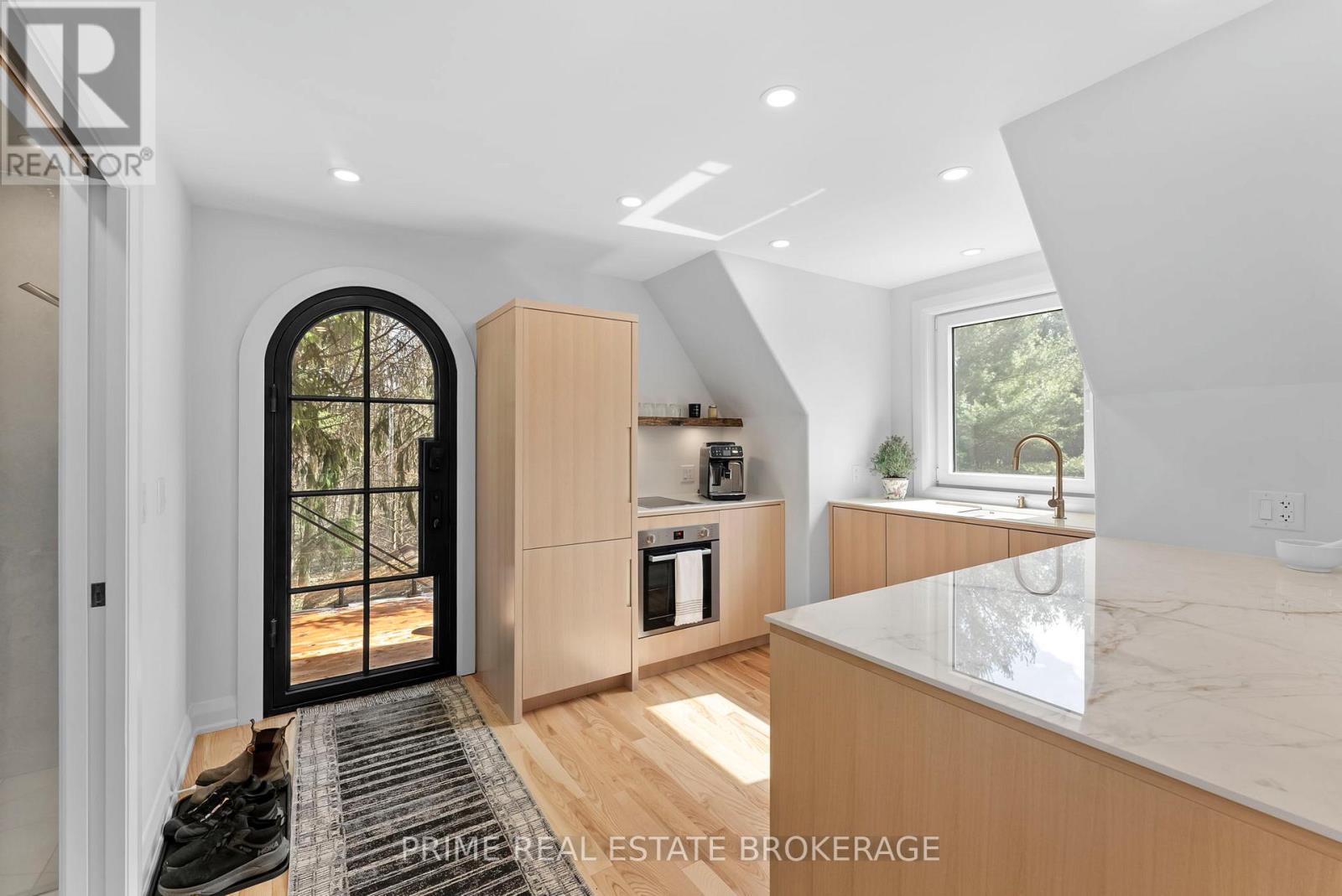 575 EMILY STREET - 36