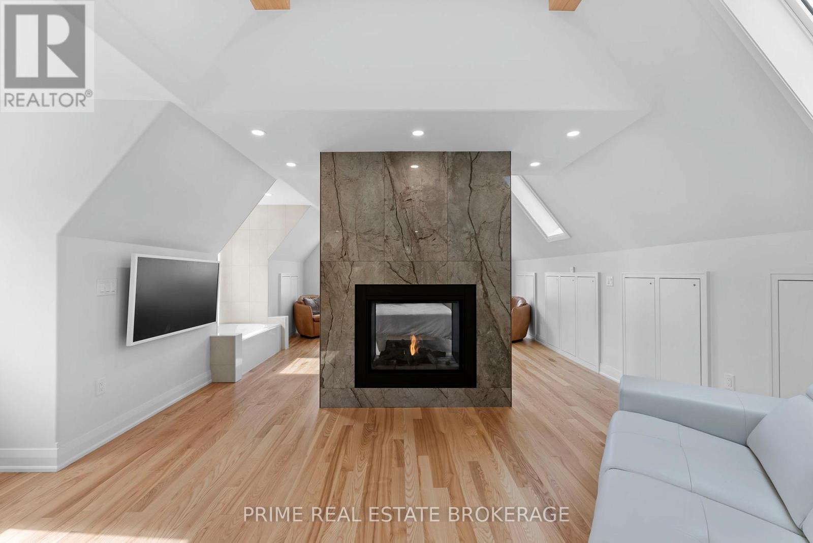 575 EMILY STREET - 39