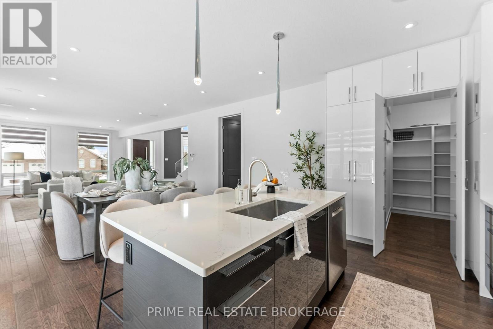 115 SOUTH CARRIAGE ROAD - 13