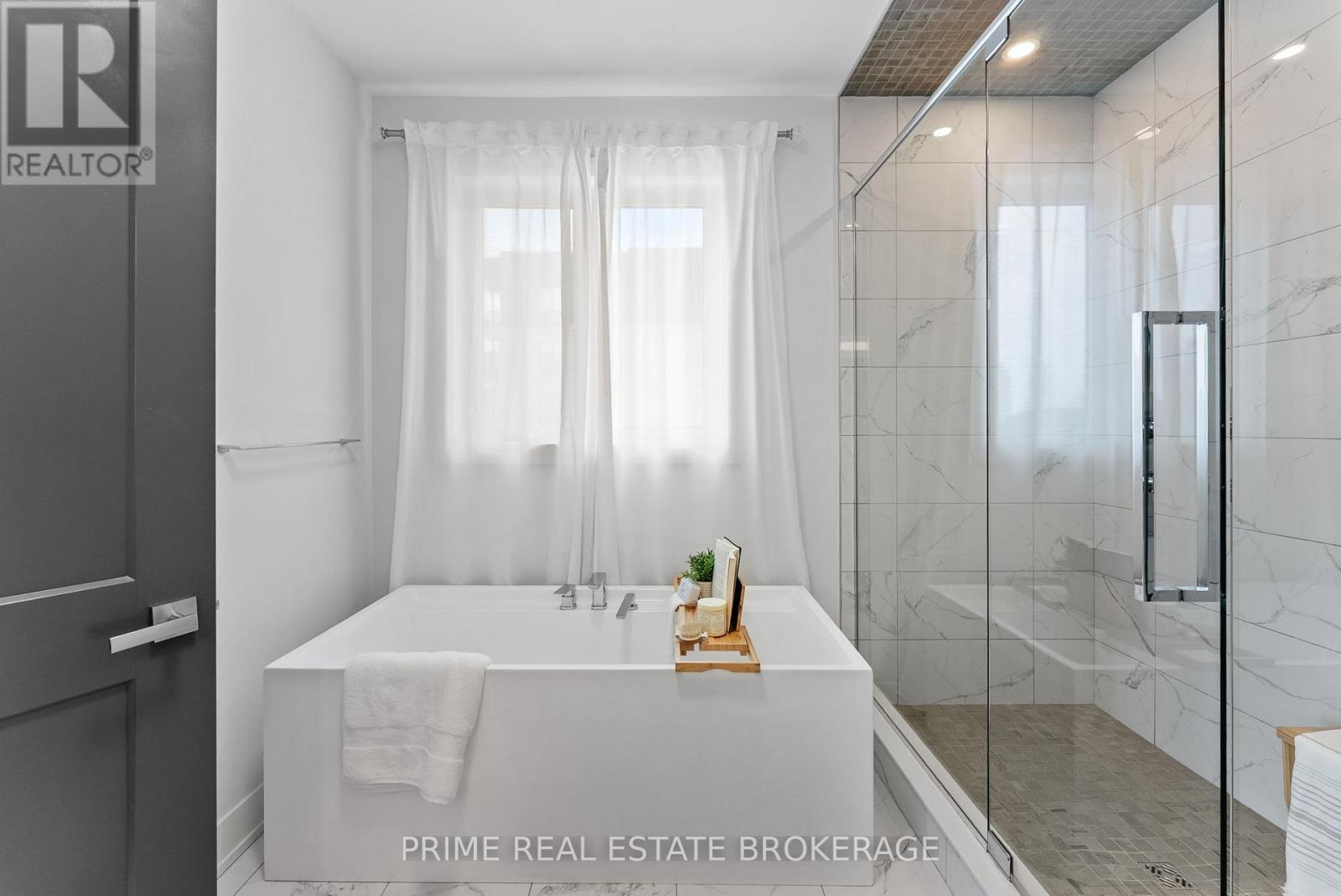 115 SOUTH CARRIAGE ROAD - 27