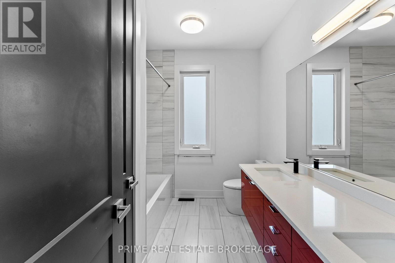 115 SOUTH CARRIAGE ROAD - 33