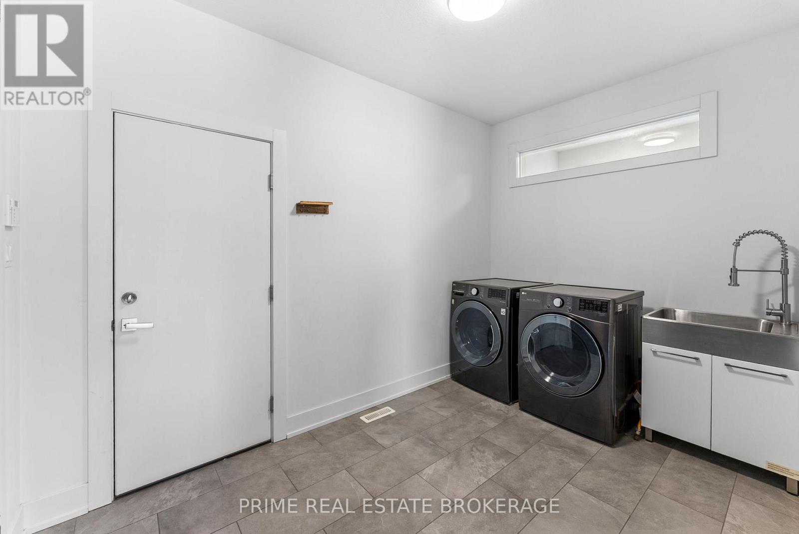 115 SOUTH CARRIAGE ROAD - 35
