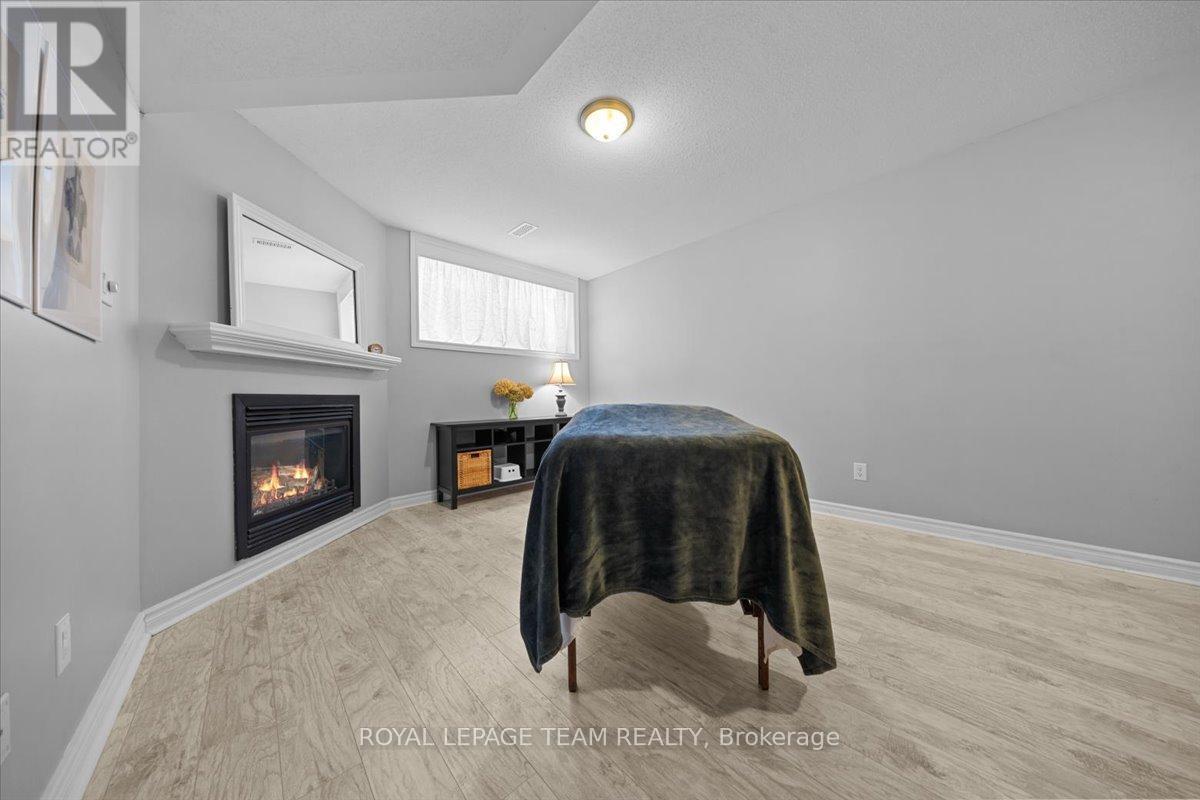 345 FORESTBROOK STREET - 37