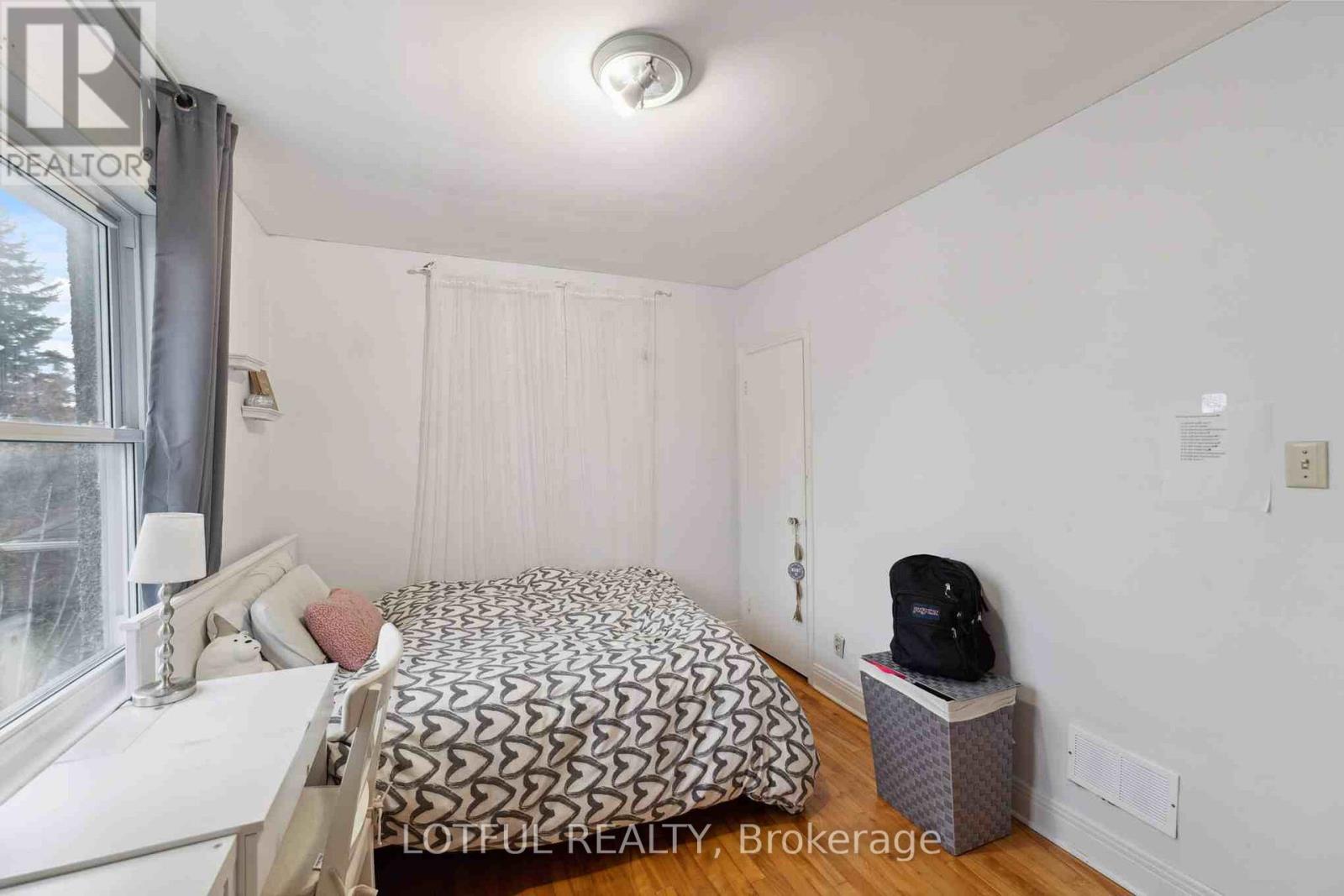 2 Bed, 1 Bath Multi-Family for Rent in Ottawa – B – 2427 CHASSEUR AVENUE, Ottawa – MLS# X13186010 - Image 8