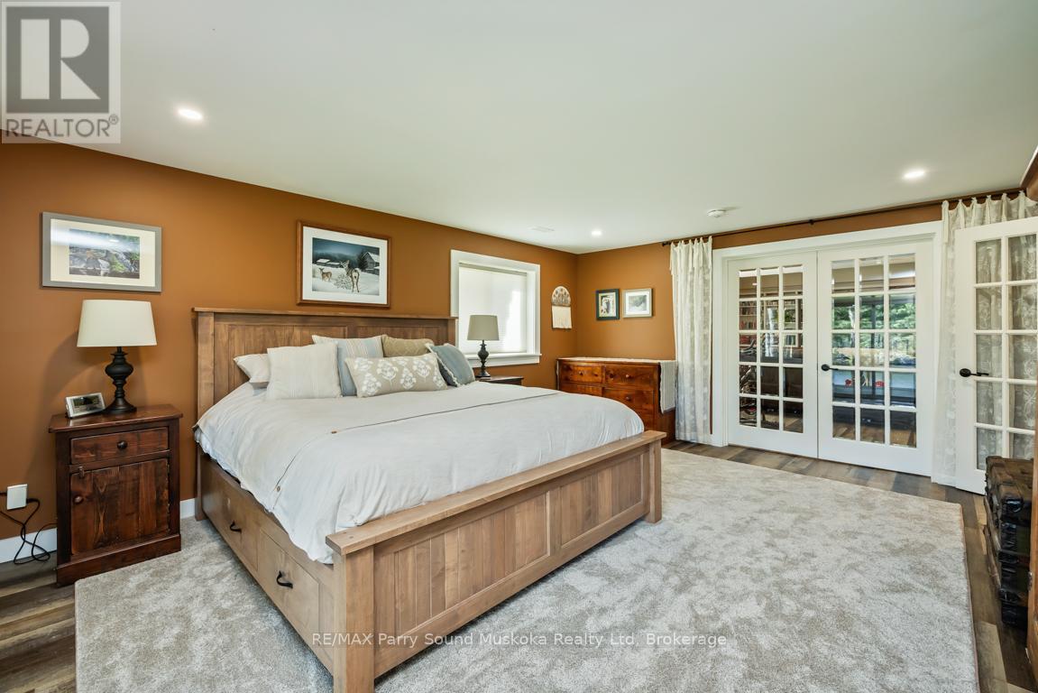 13 PENINSULA SHORES ROAD E - 22