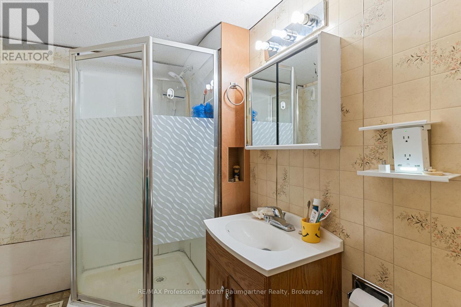 1093 REYNOLDS ROAD - 28