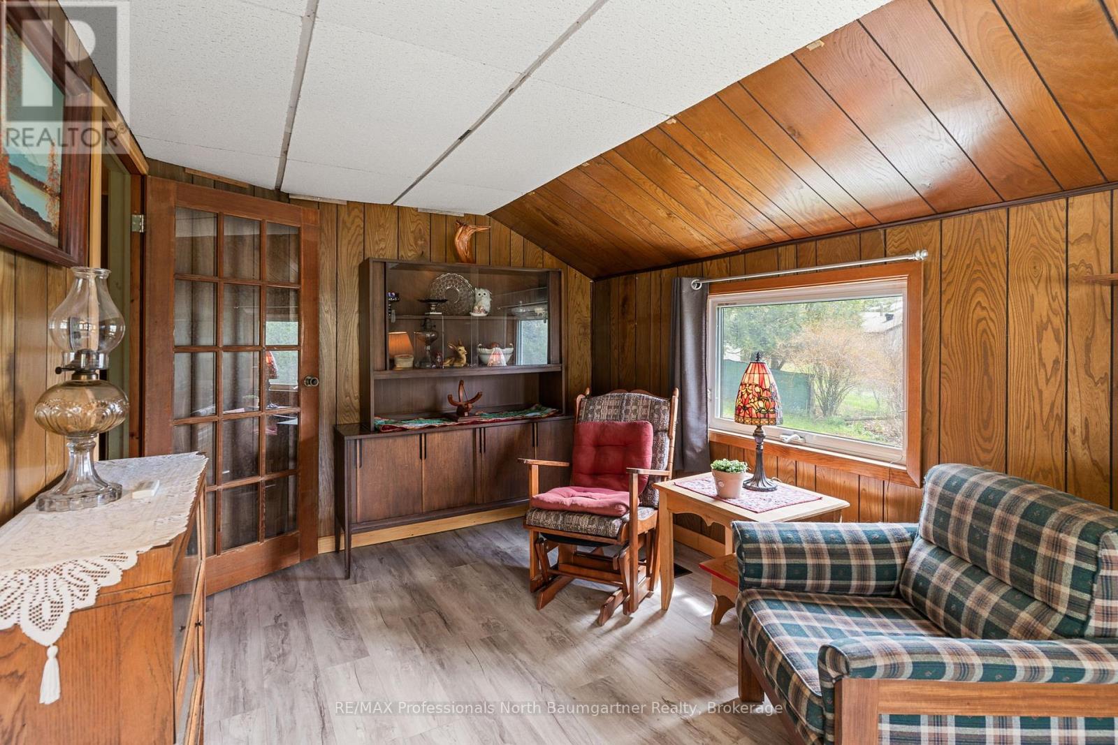 1093 REYNOLDS ROAD - 33