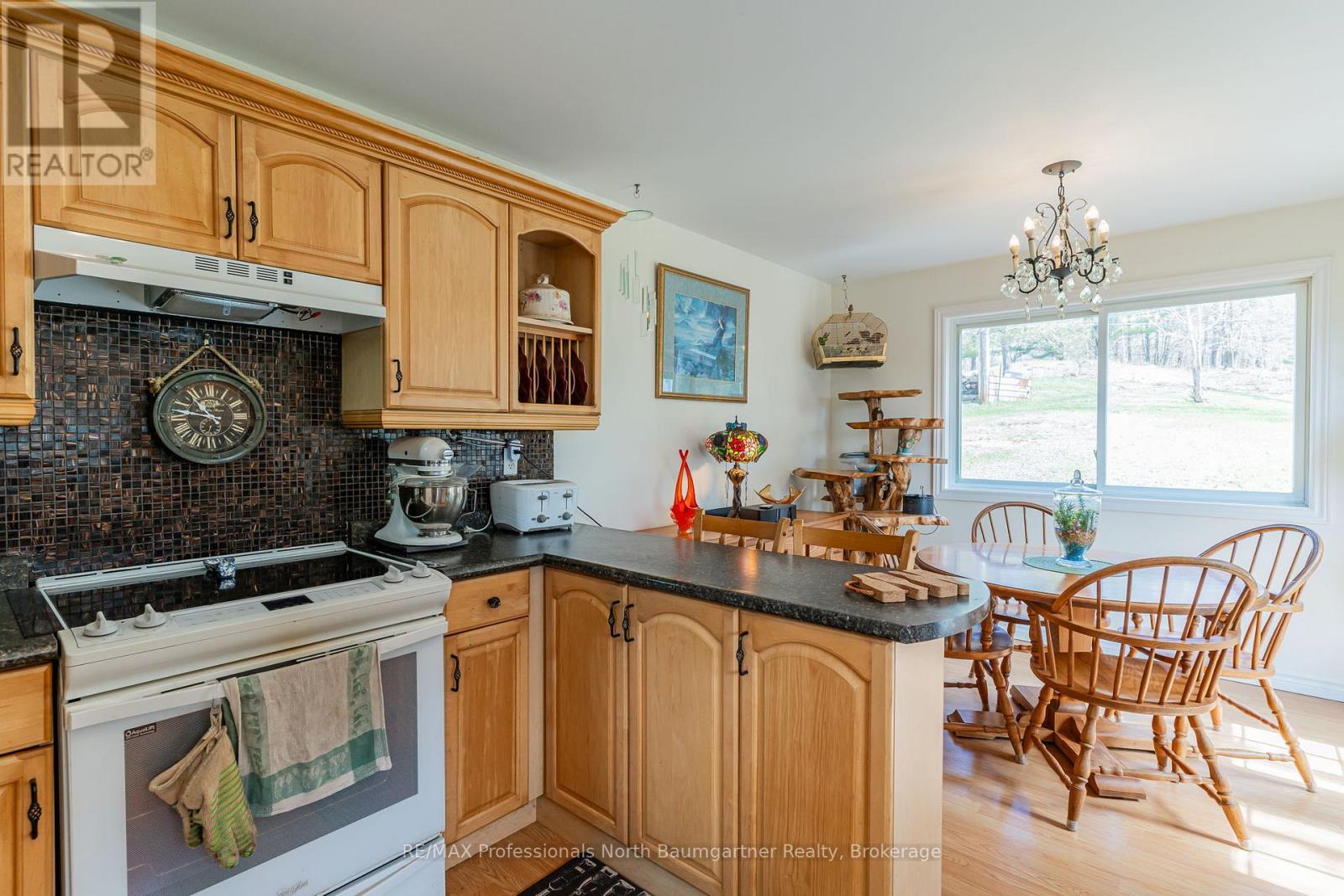 1093 REYNOLDS ROAD - 9