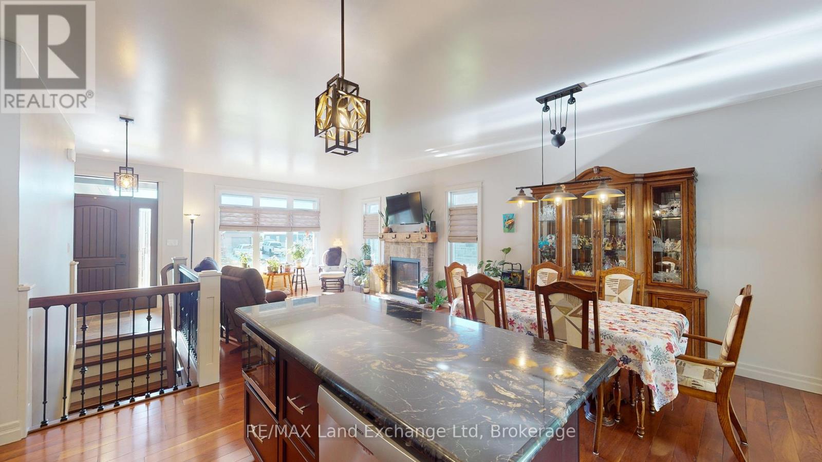 661 GLORIA STREET - 17