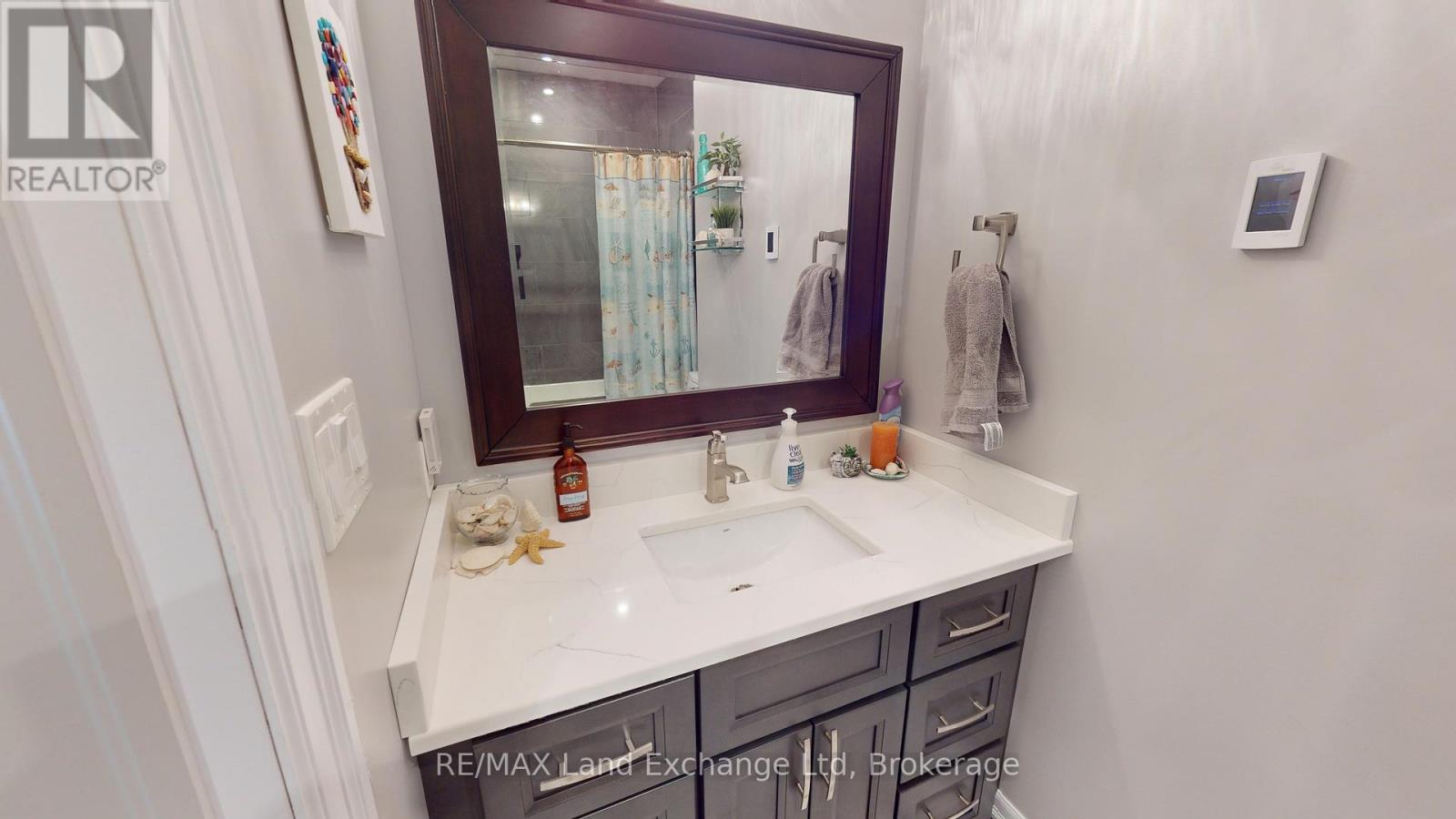 661 GLORIA STREET - 20