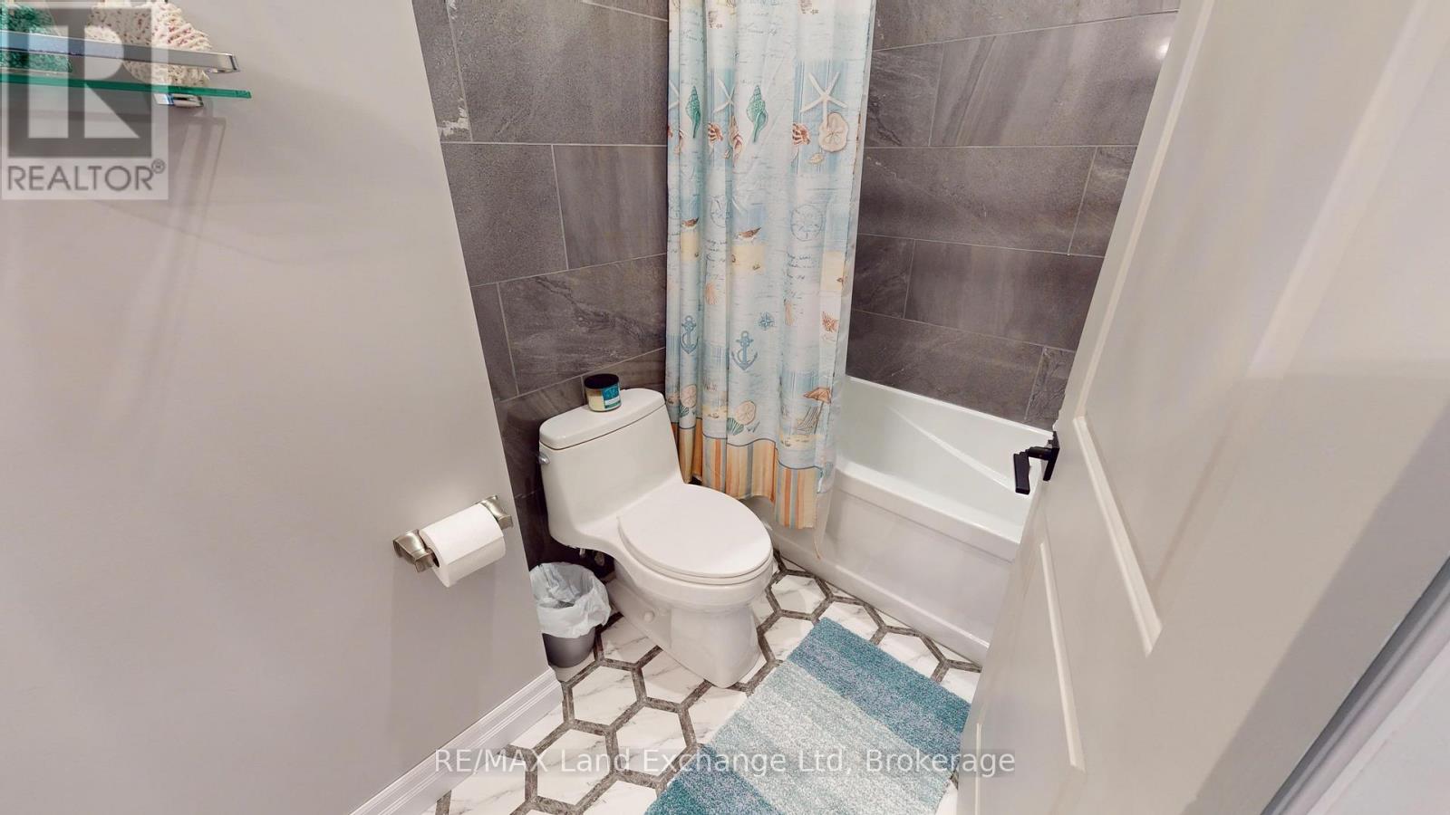 661 GLORIA STREET - 21