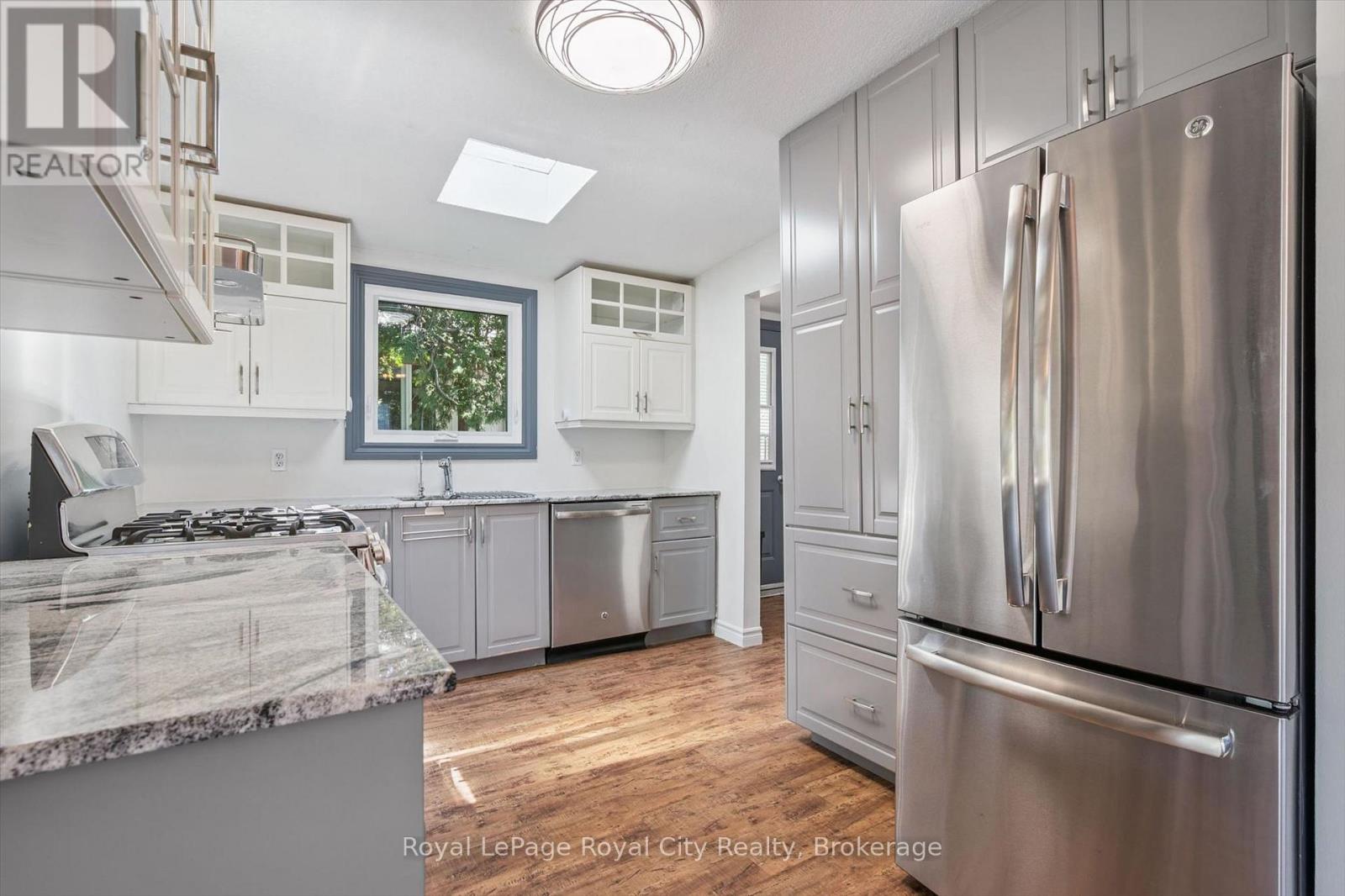 9 BUSH LANE - Image 12
